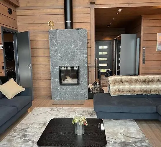 Villa Hossan-aistikas